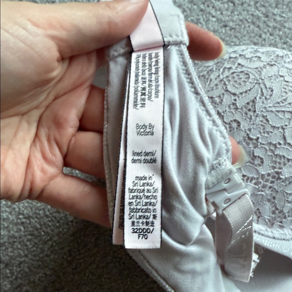 NWOT Victoria’s Secret Body by Victoria Lined Demi Bra - Picture 7 of 7
